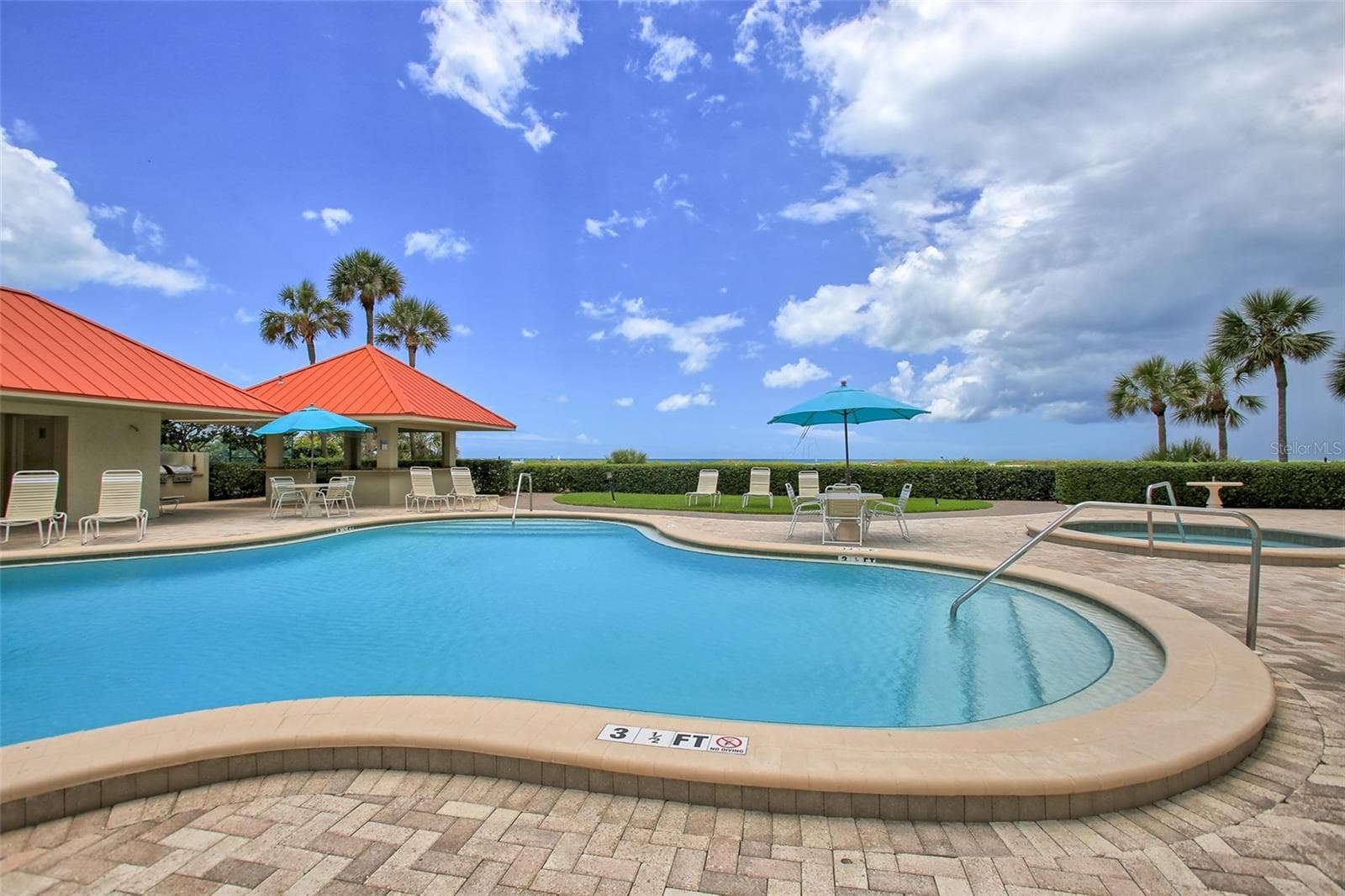 1290 Gulf Blvd #903 photo 2