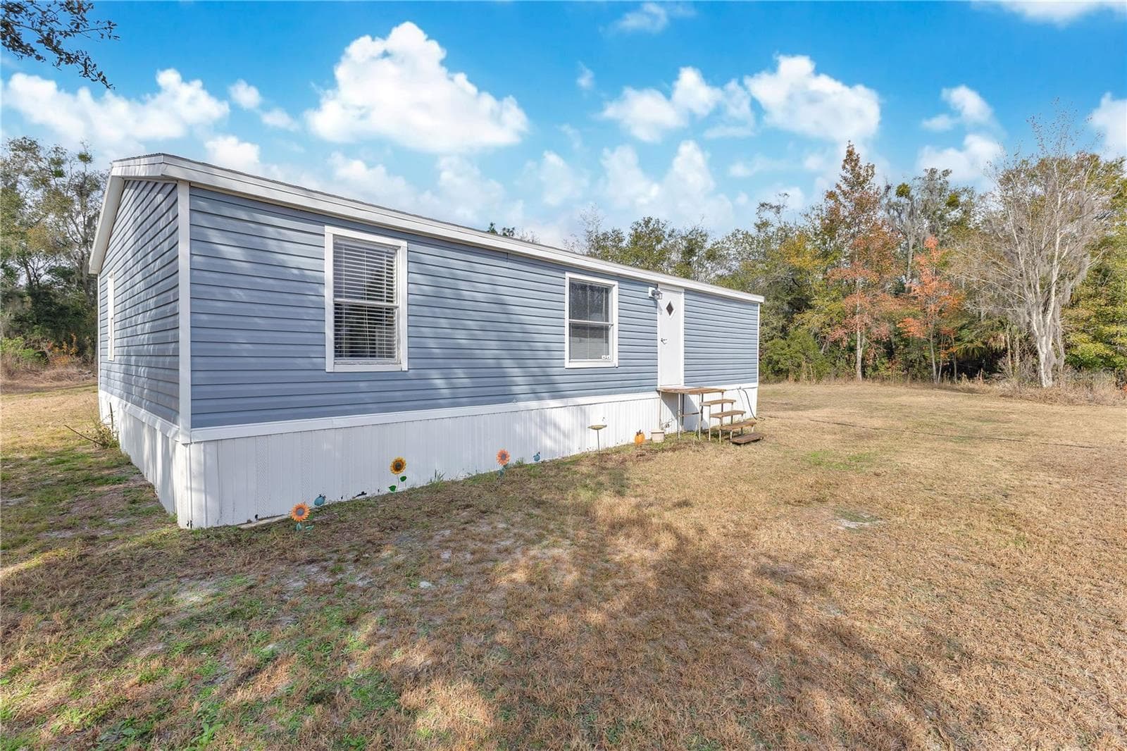 10810 Sportsman Trl photo 2