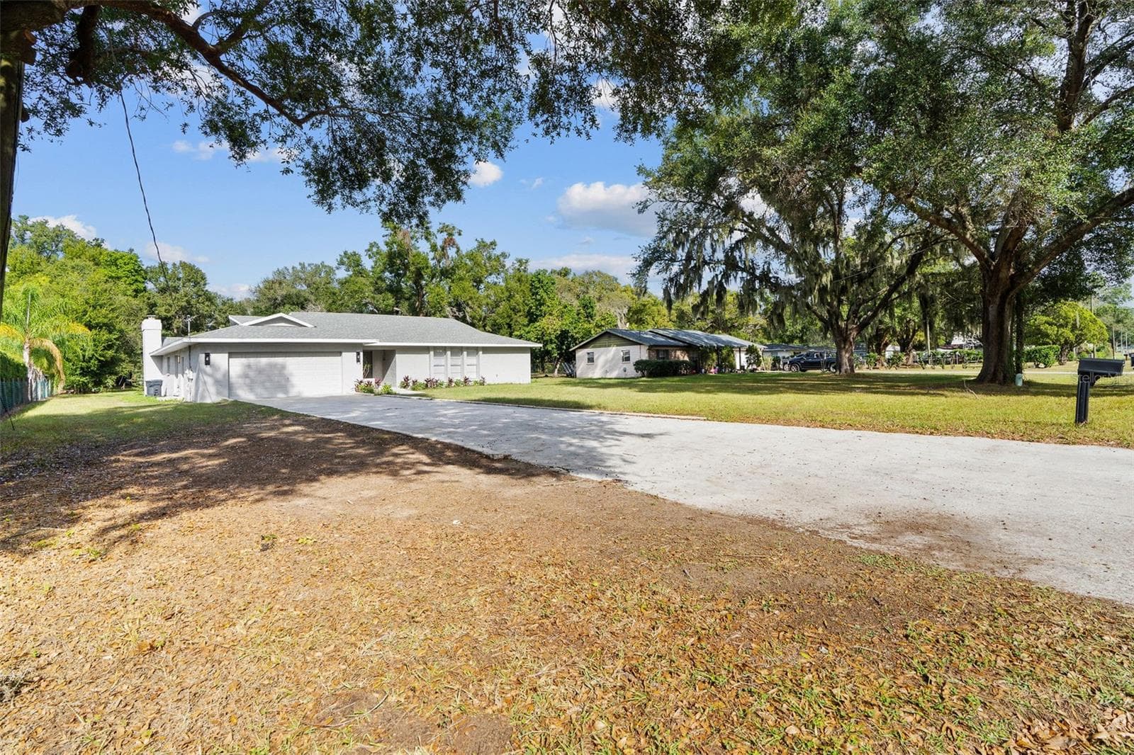 1106 Hummingbird Ln photo 2