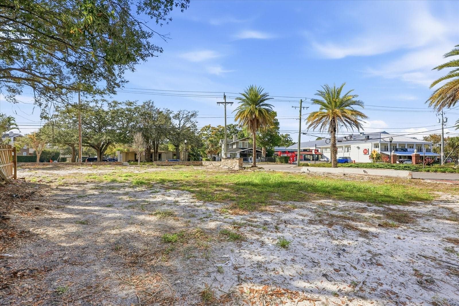 1504 S Howard Ave photo 5