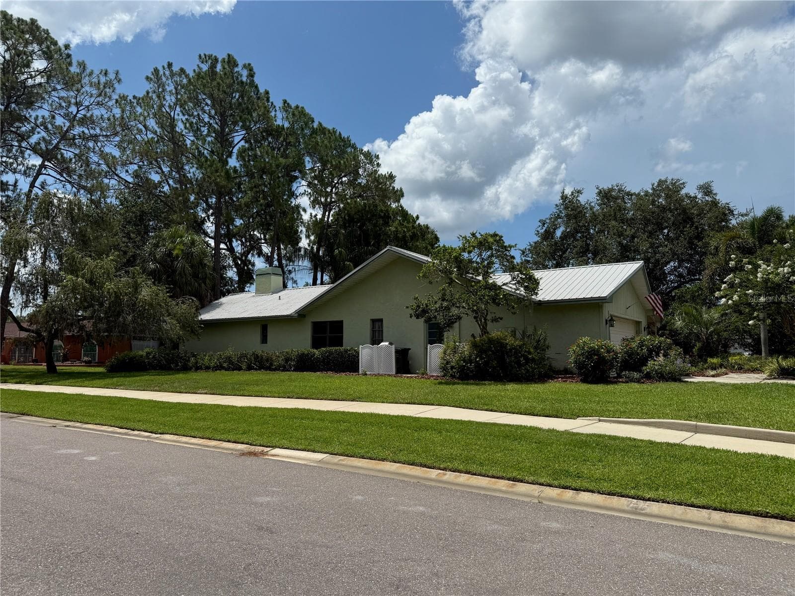 2215 Toniwood Ln photo 2