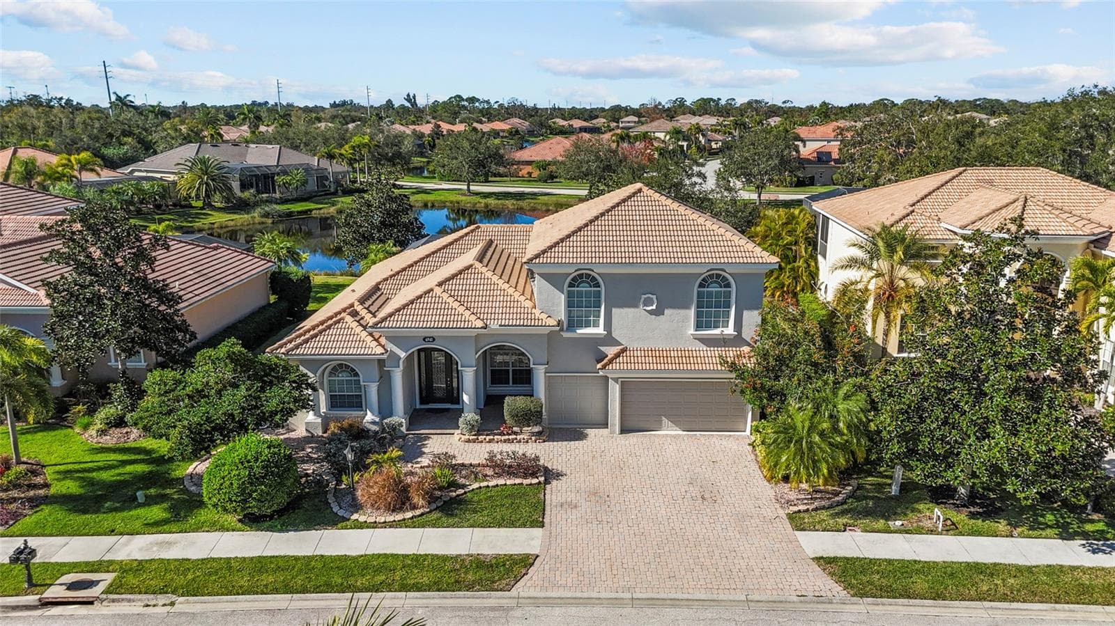 6961 Scrub Jay Dr photo 2
