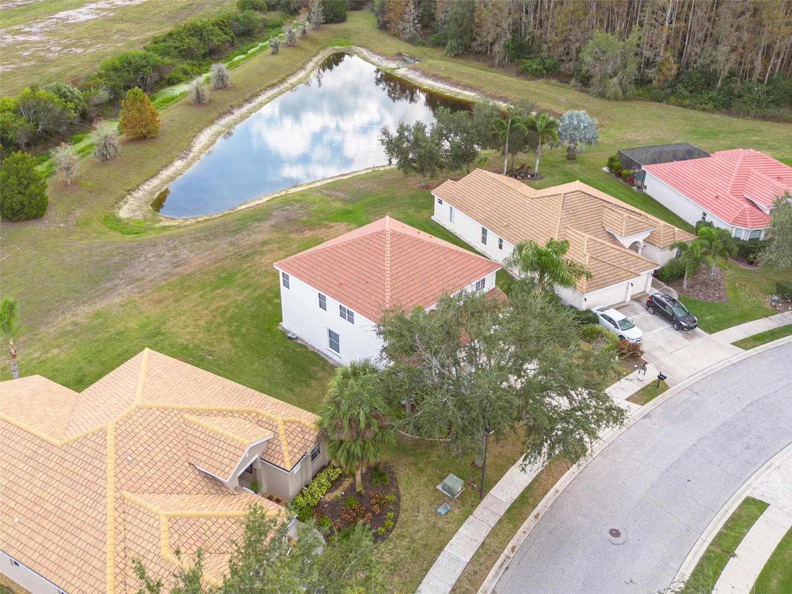 9028 Willowbrook Cir photo 2