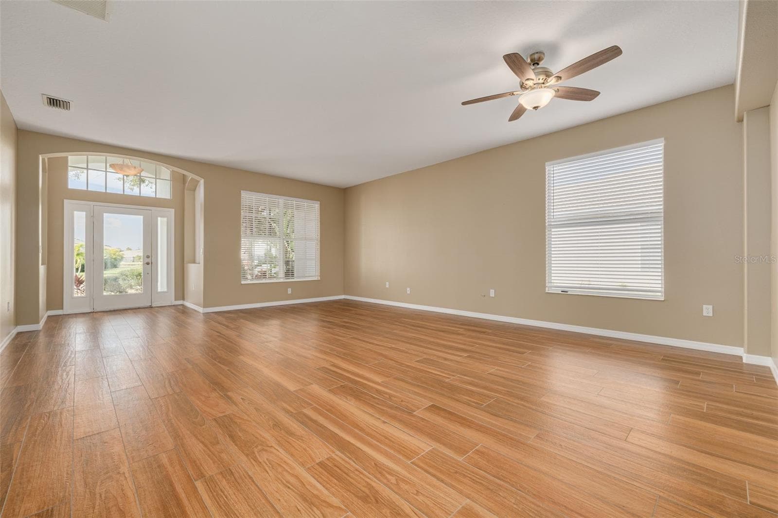 9028 Willowbrook Cir photo 3