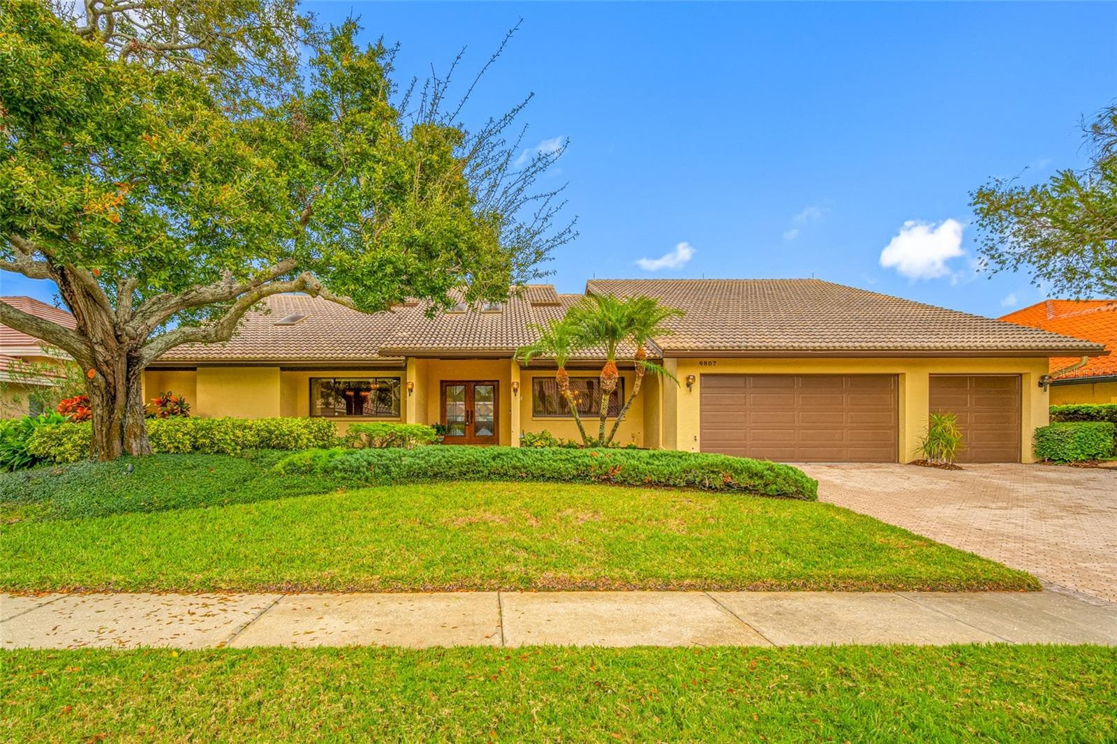 9807 Compass Point Way photo 2