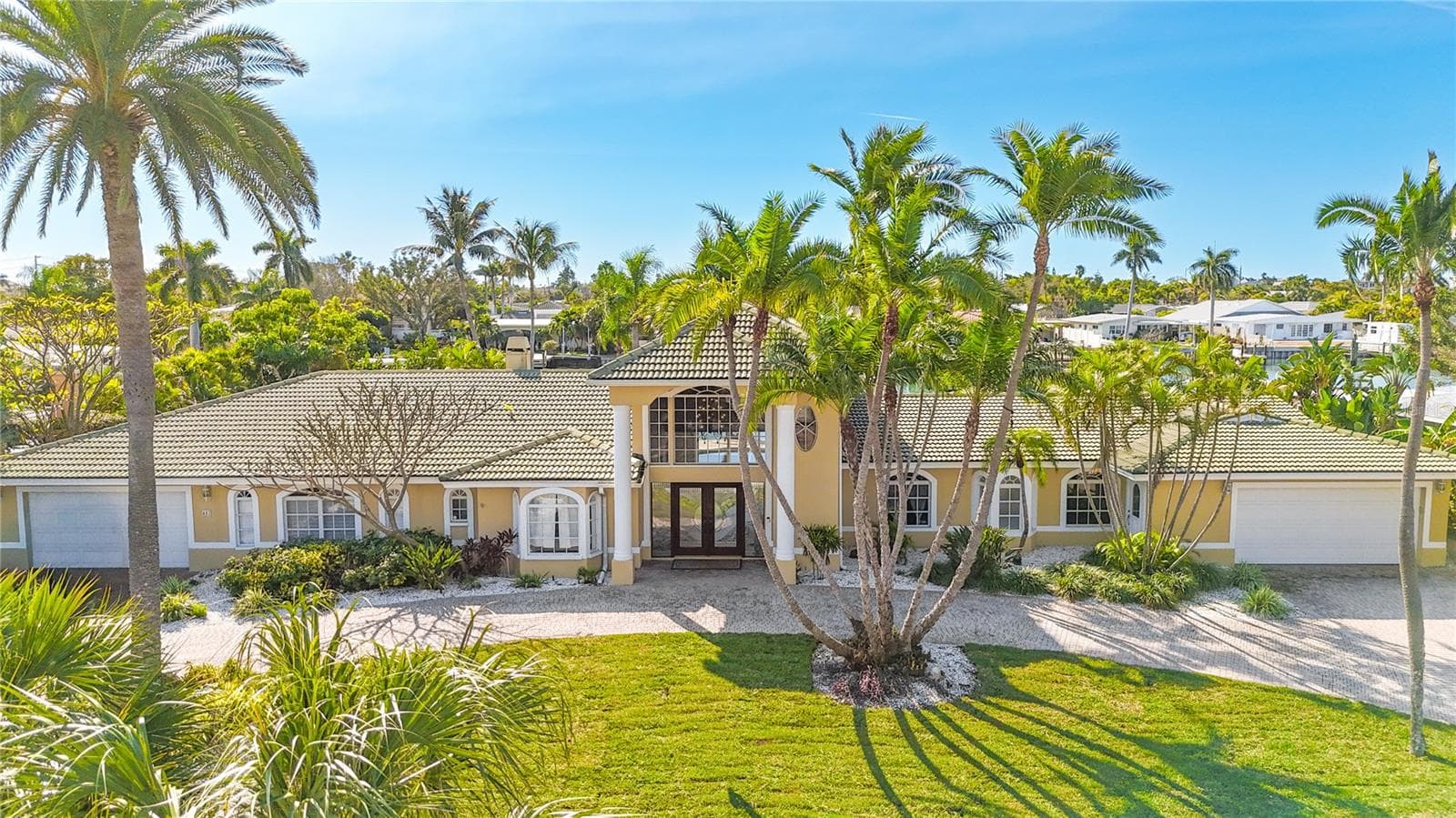 482 Hermosita Dr photo 2