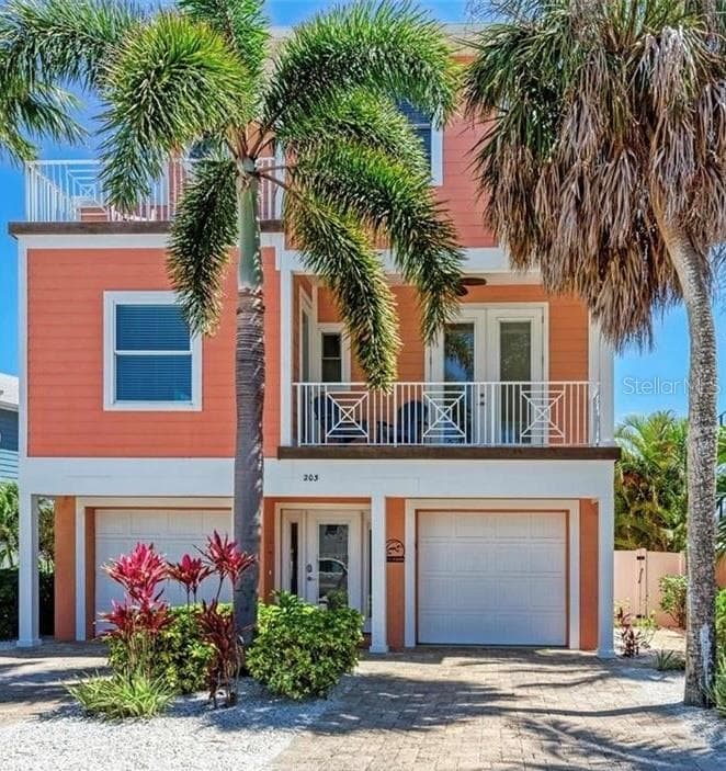 203 N Harbor Dr photo 2