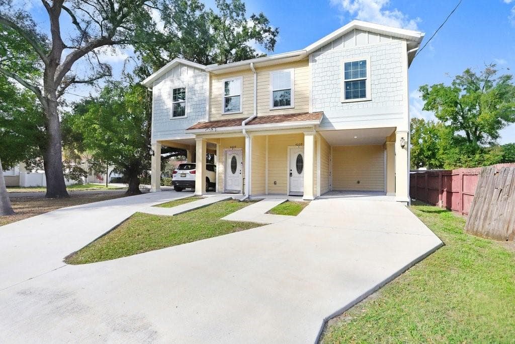4209 W Woodlawn Ave photo 2