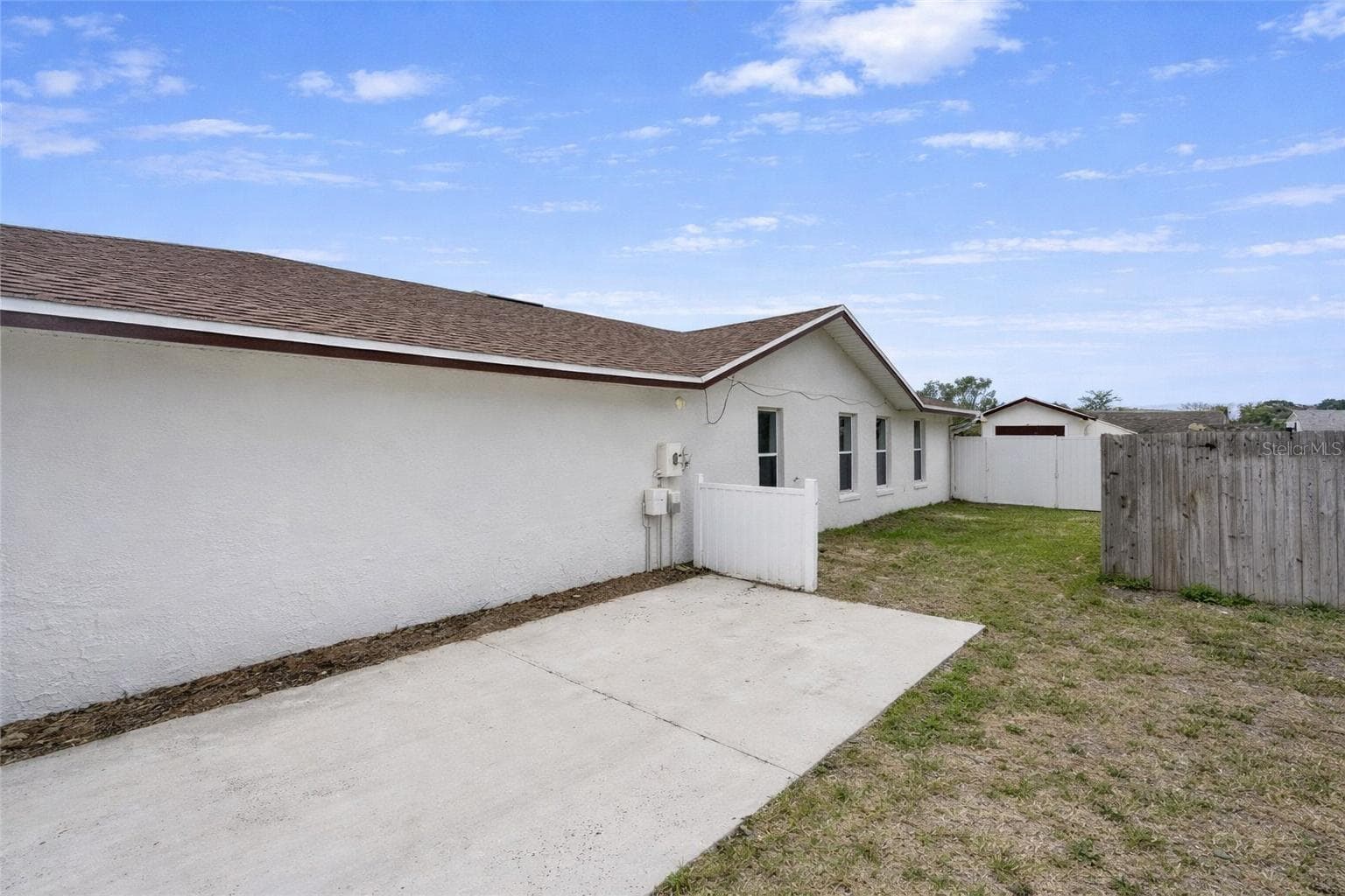 8276 Short Way photo 2