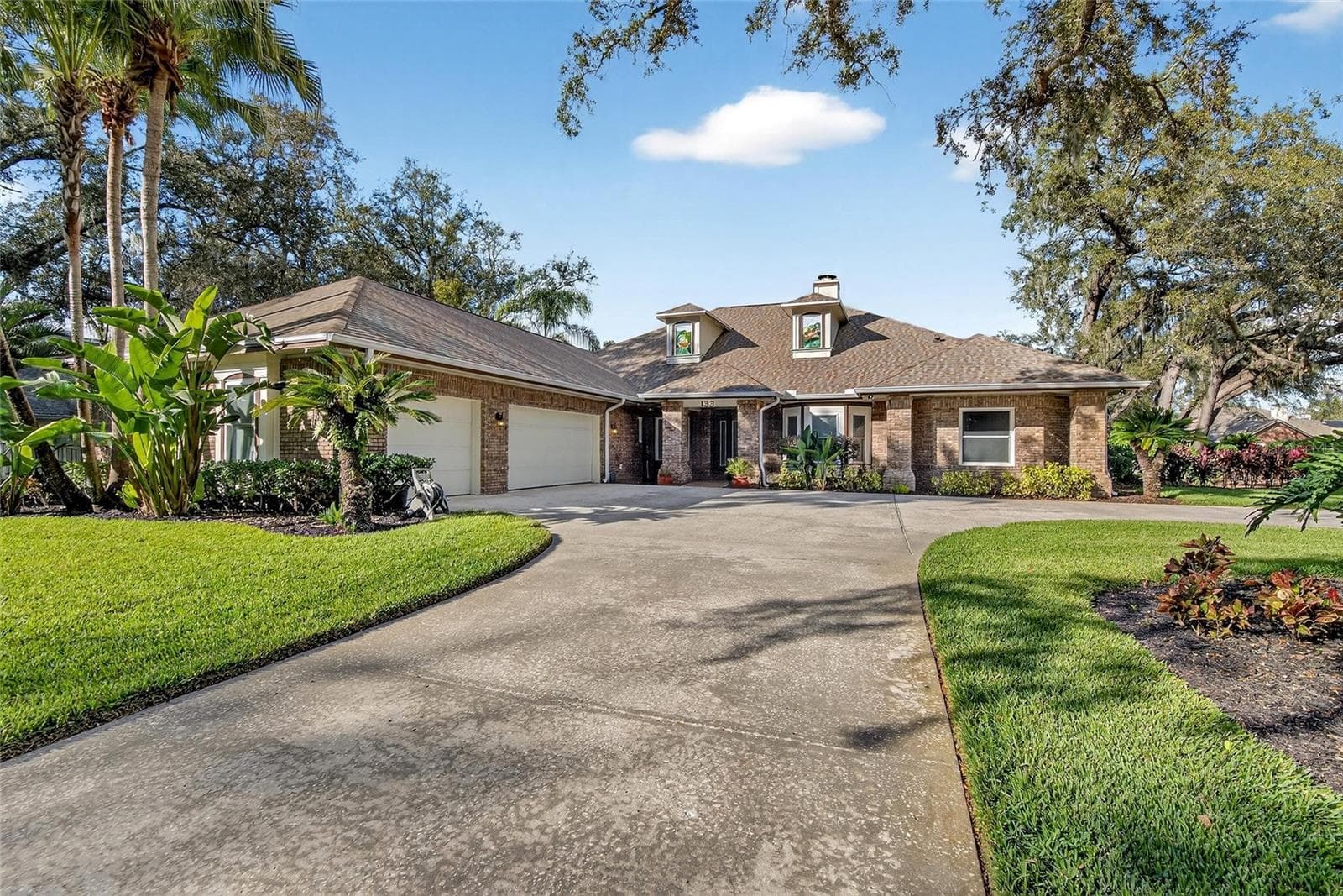133 Barrington Dr photo 2