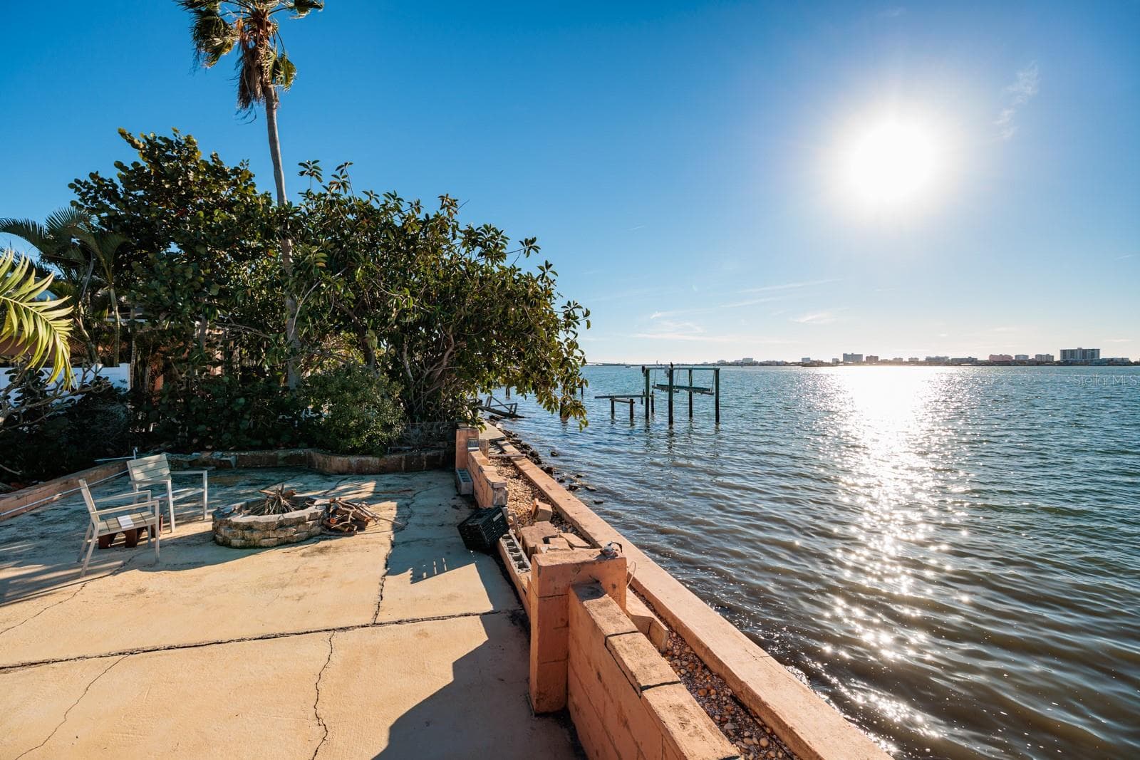 1844 Venetian Point Dr photo 2