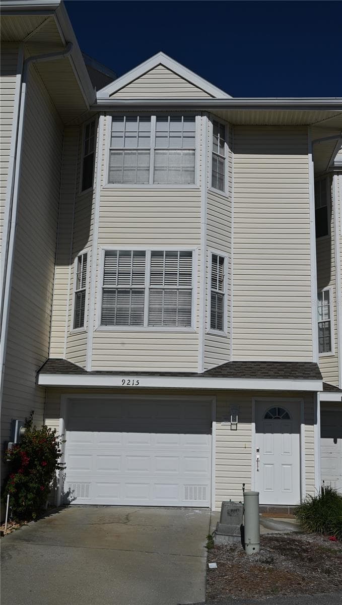 9215 Captiva Cir photo 2