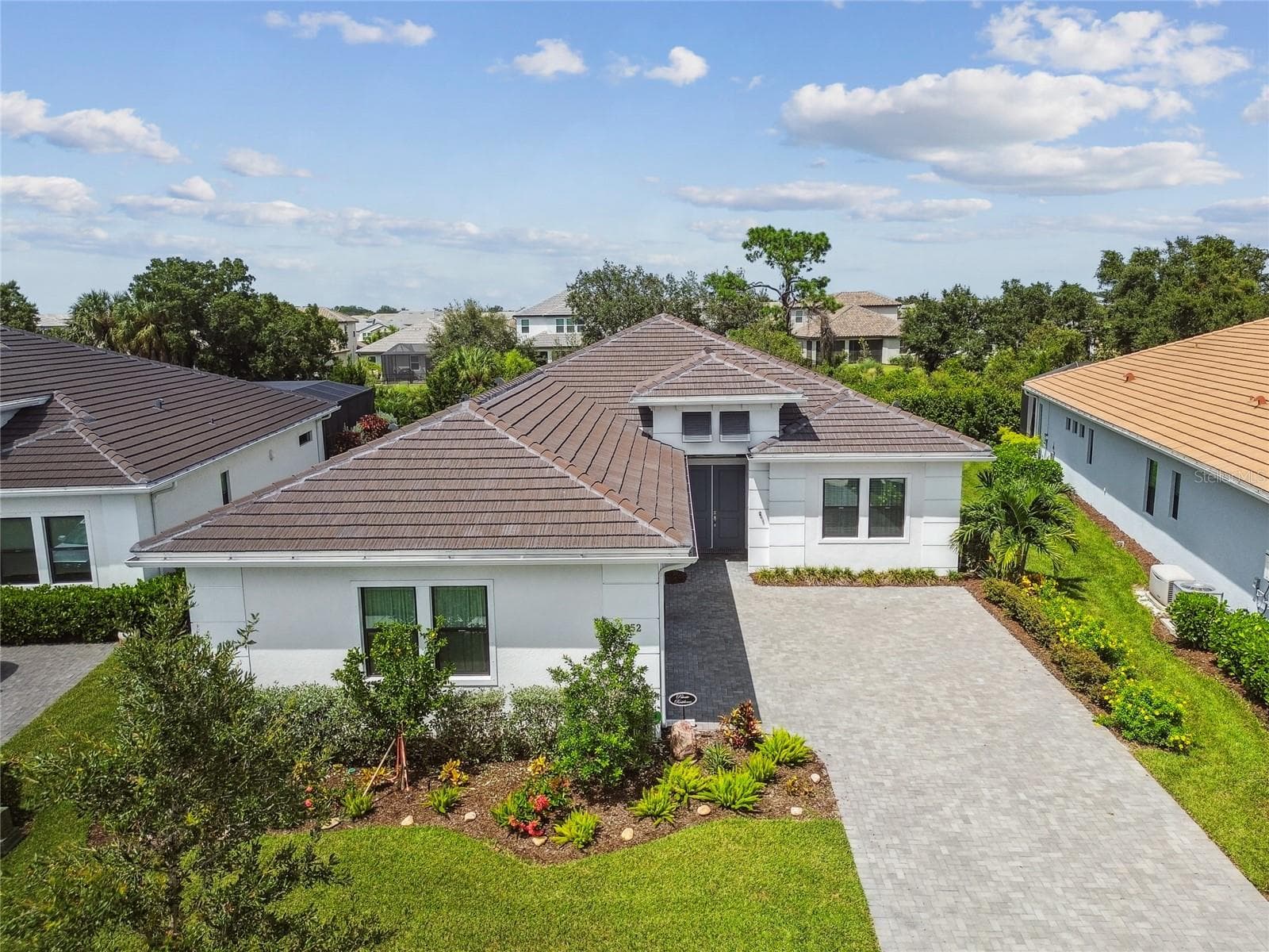 4952 Surfside Cir photo 2