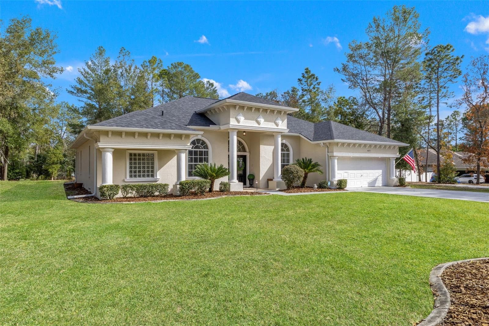 14071 Linden Dr photo 2