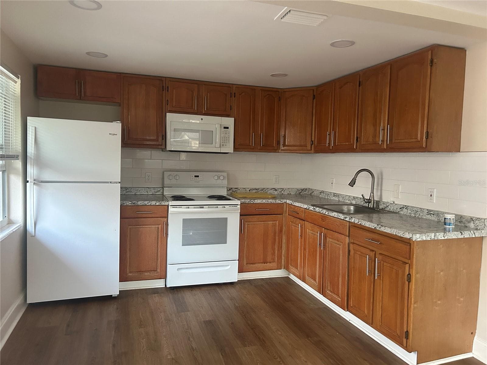 2824 Meadow View Ave photo 4