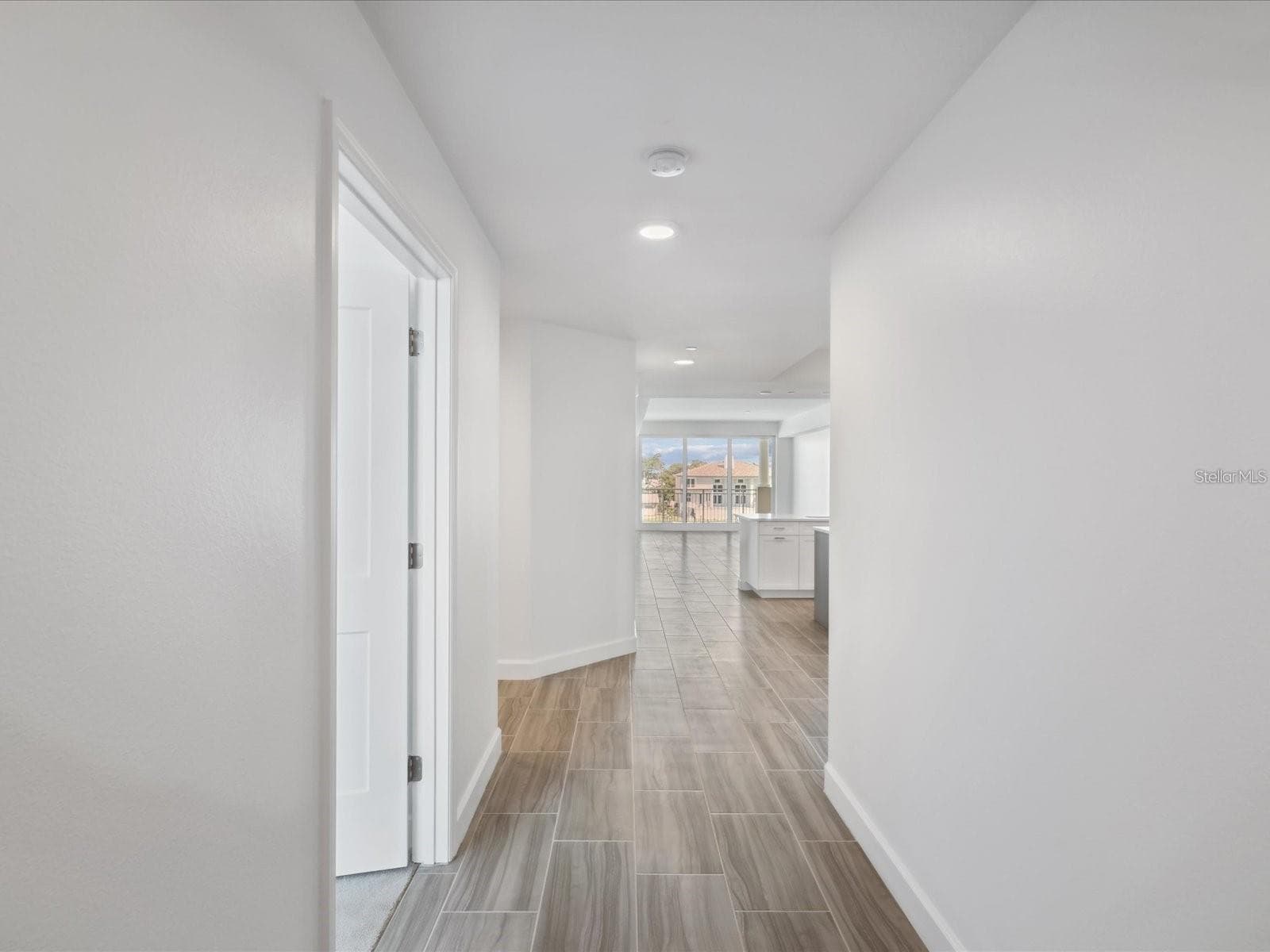125 Island Way #304 photo 2