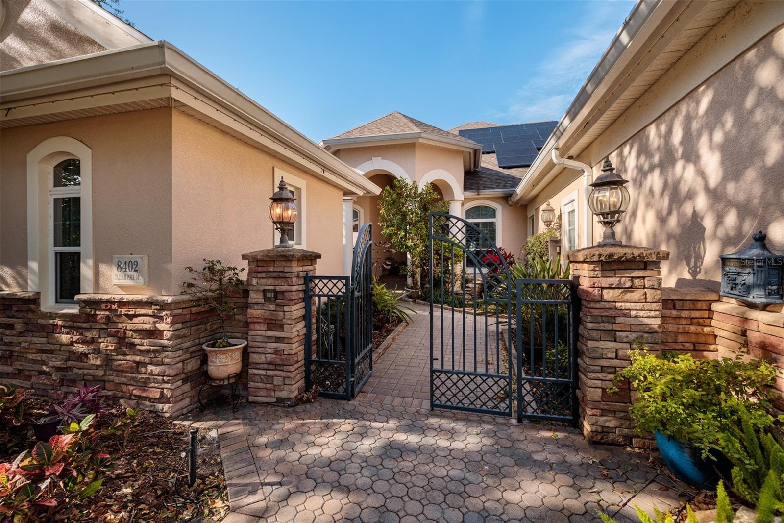 8402 Tallahassee Dr NE photo 2