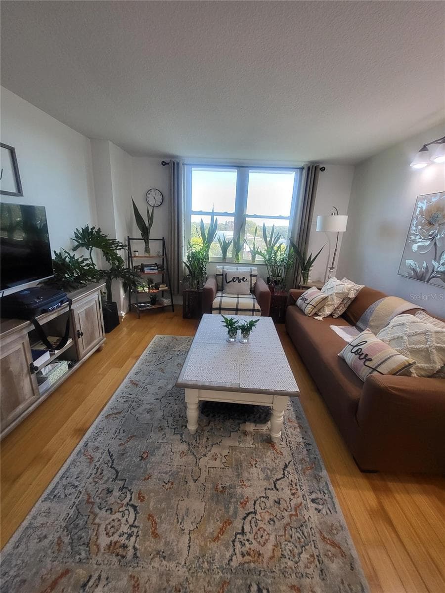 701 S Madison Ave #414 photo 2