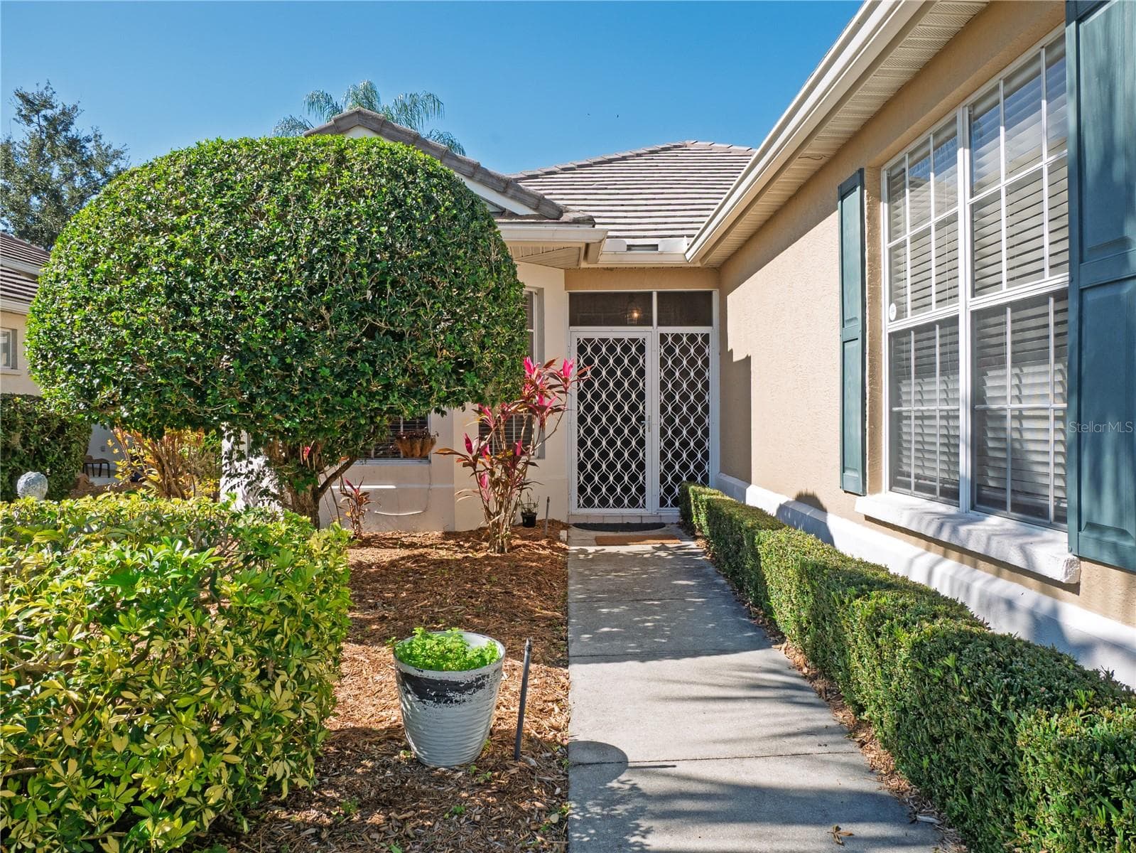 4054 Caddie Dr E photo 2