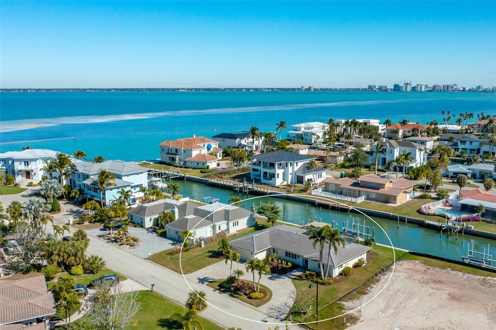 548 Gunwale Ln photo 2