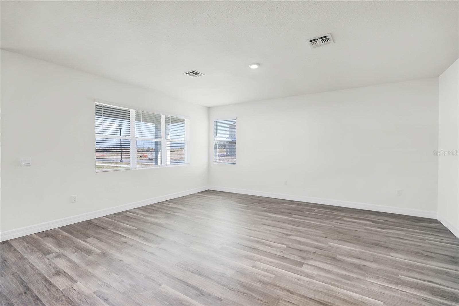 5231 Ligonberry St photo 2