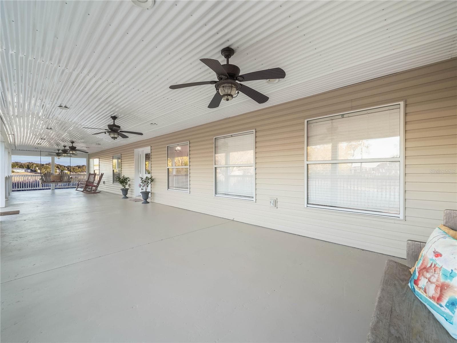124 Pangola Dr photo 3