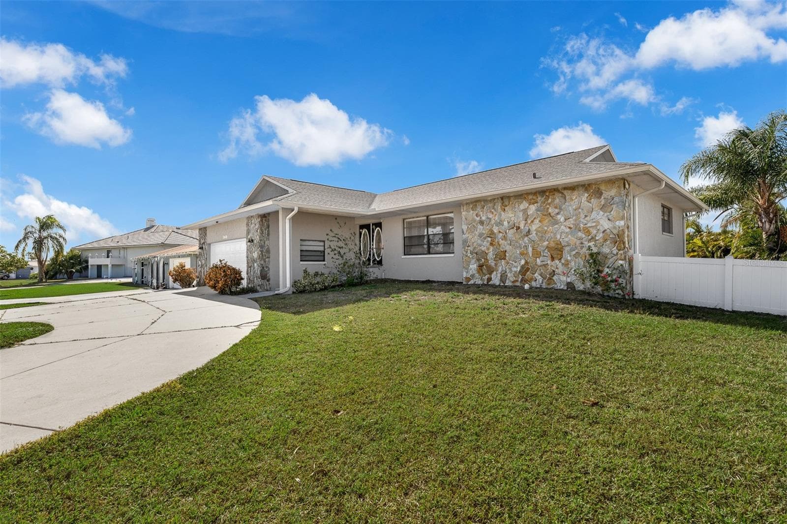 3848 Topsail Trl photo 2