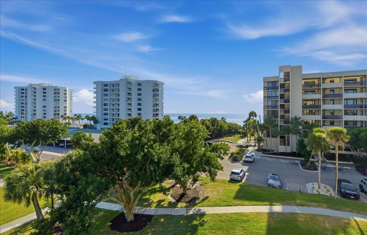 1065 Gulf Of Mexico Dr #305 photo 3