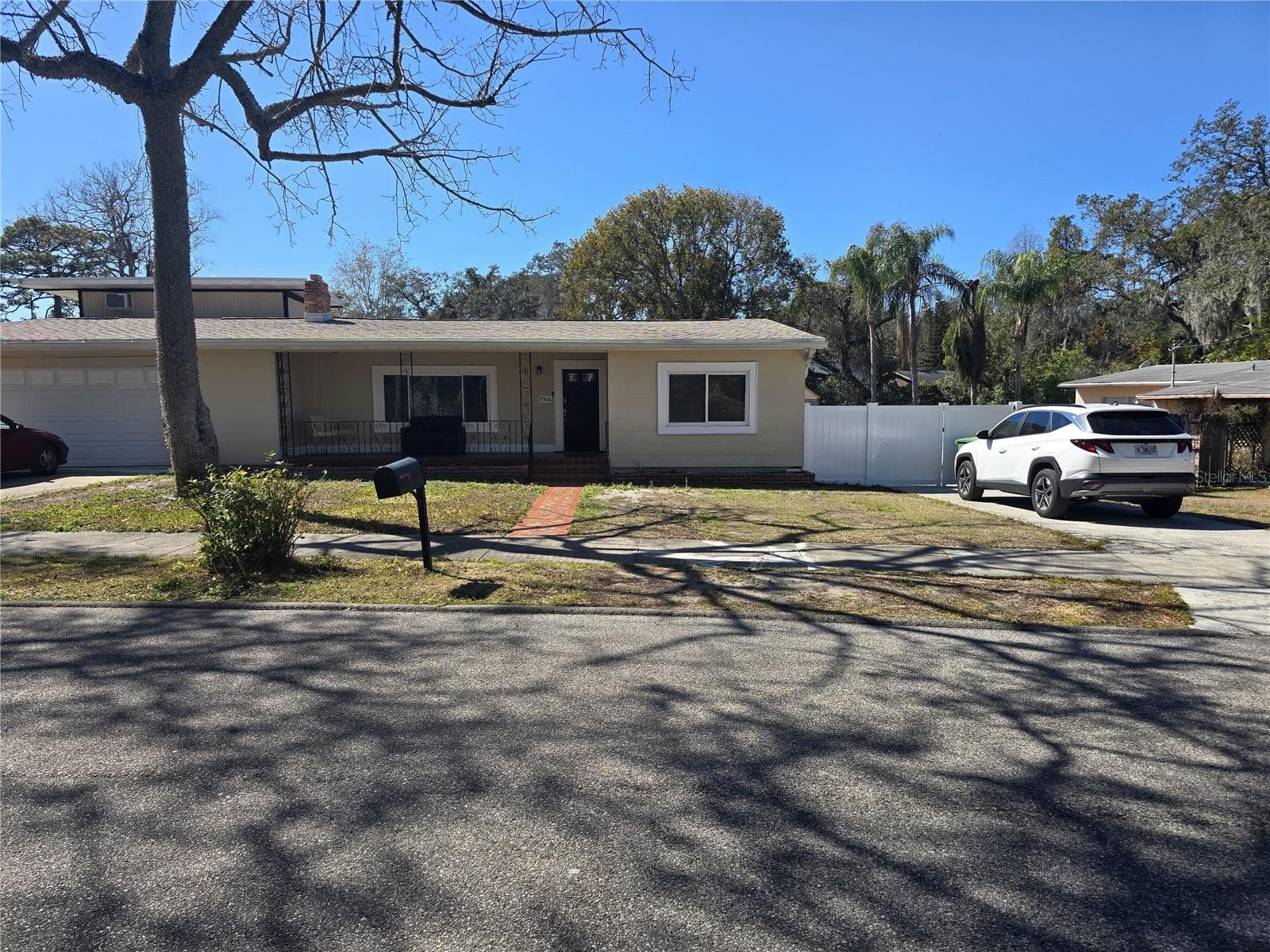 9306 Forest Hills Dr photo 2