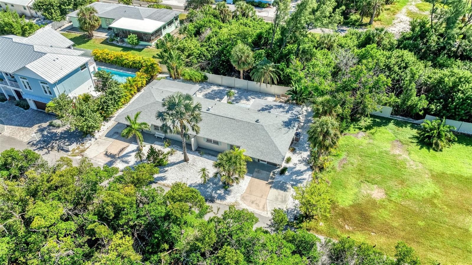 578 Companion Way photo 2