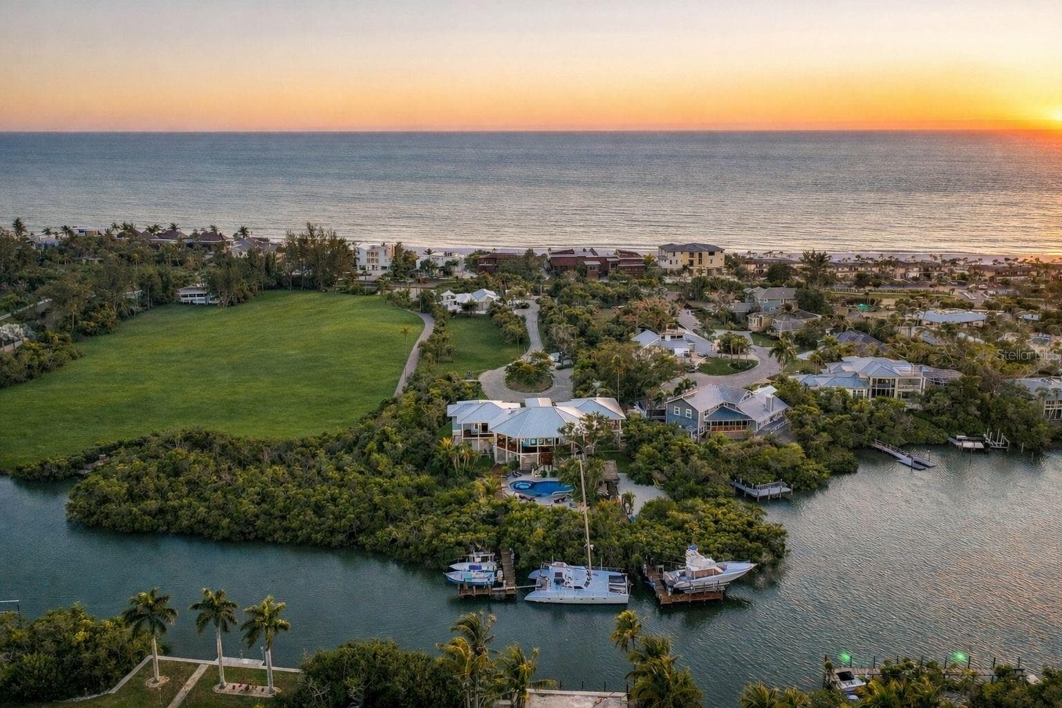 6680 Gulf Of Mexico Dr photo 2