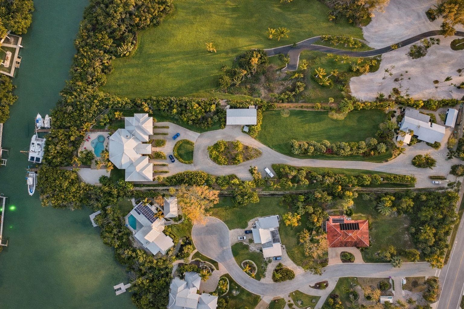 6680 Gulf Of Mexico Dr photo 3