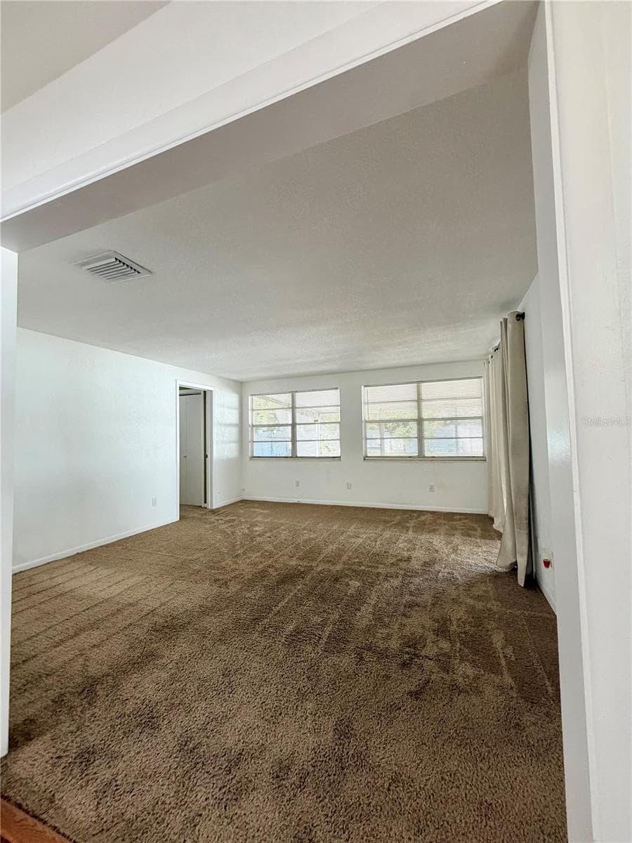 110 S Corona Ave photo 5