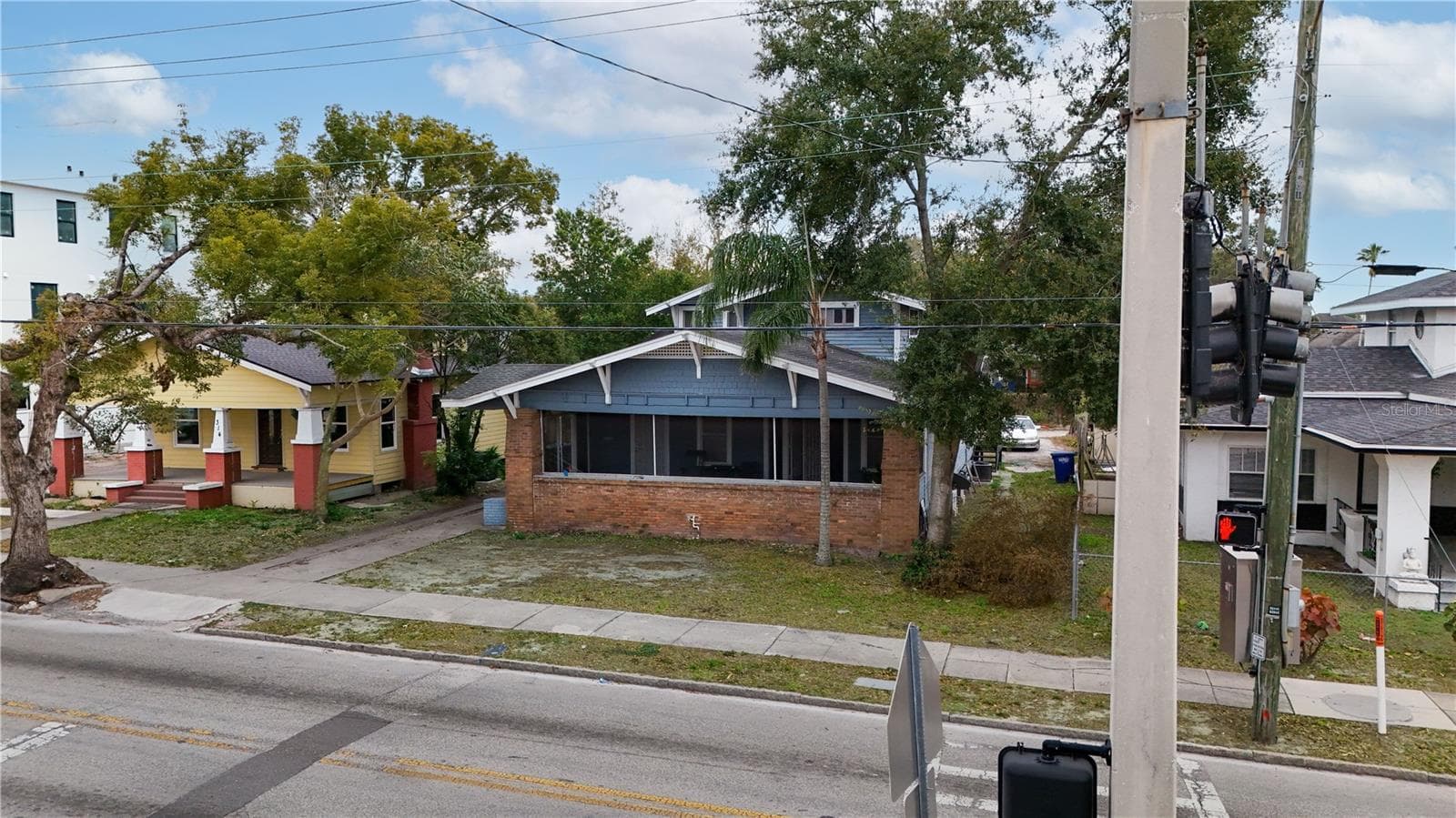 316 W Columbus Dr photo 2