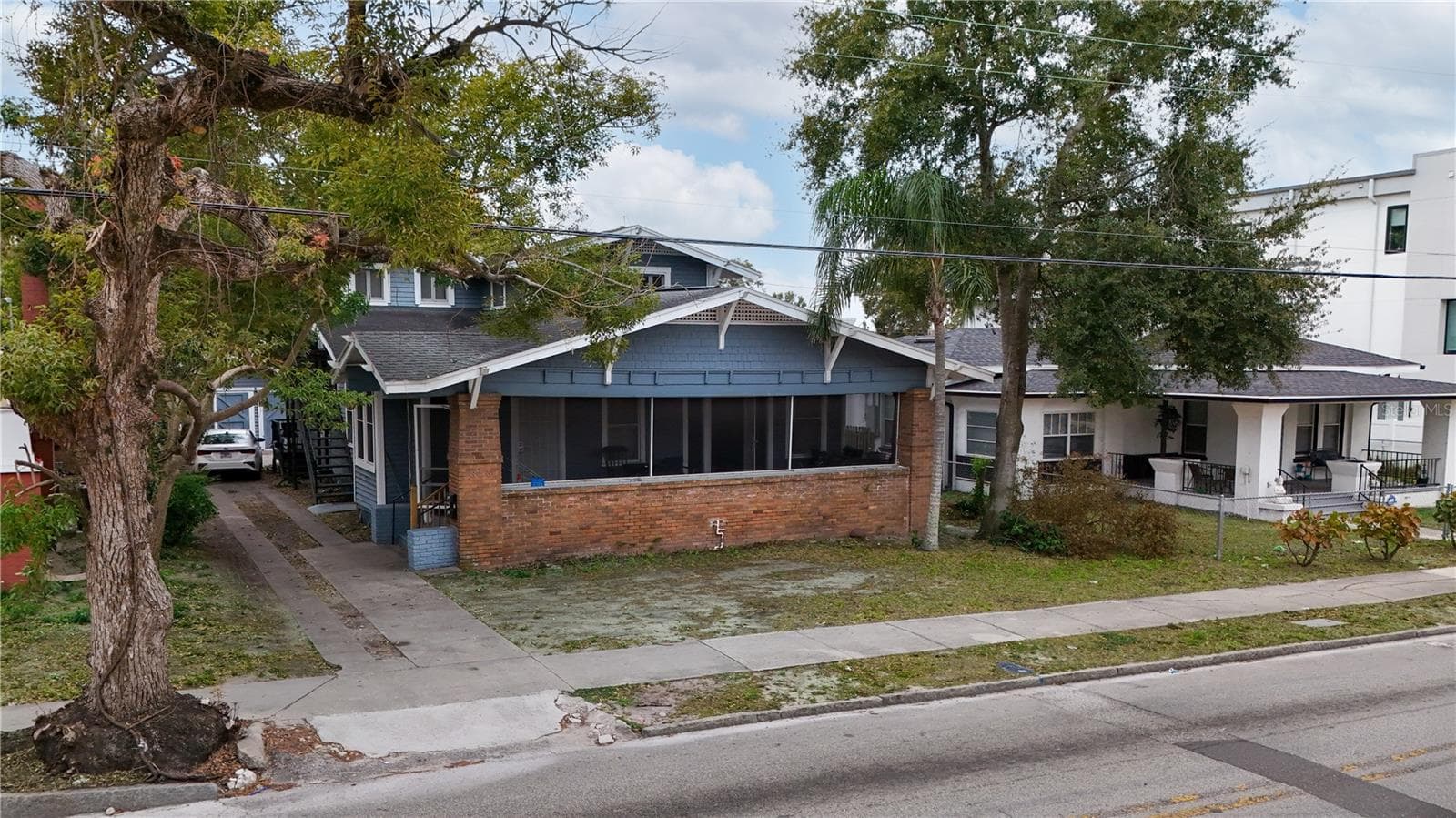 316 W Columbus Dr photo 3