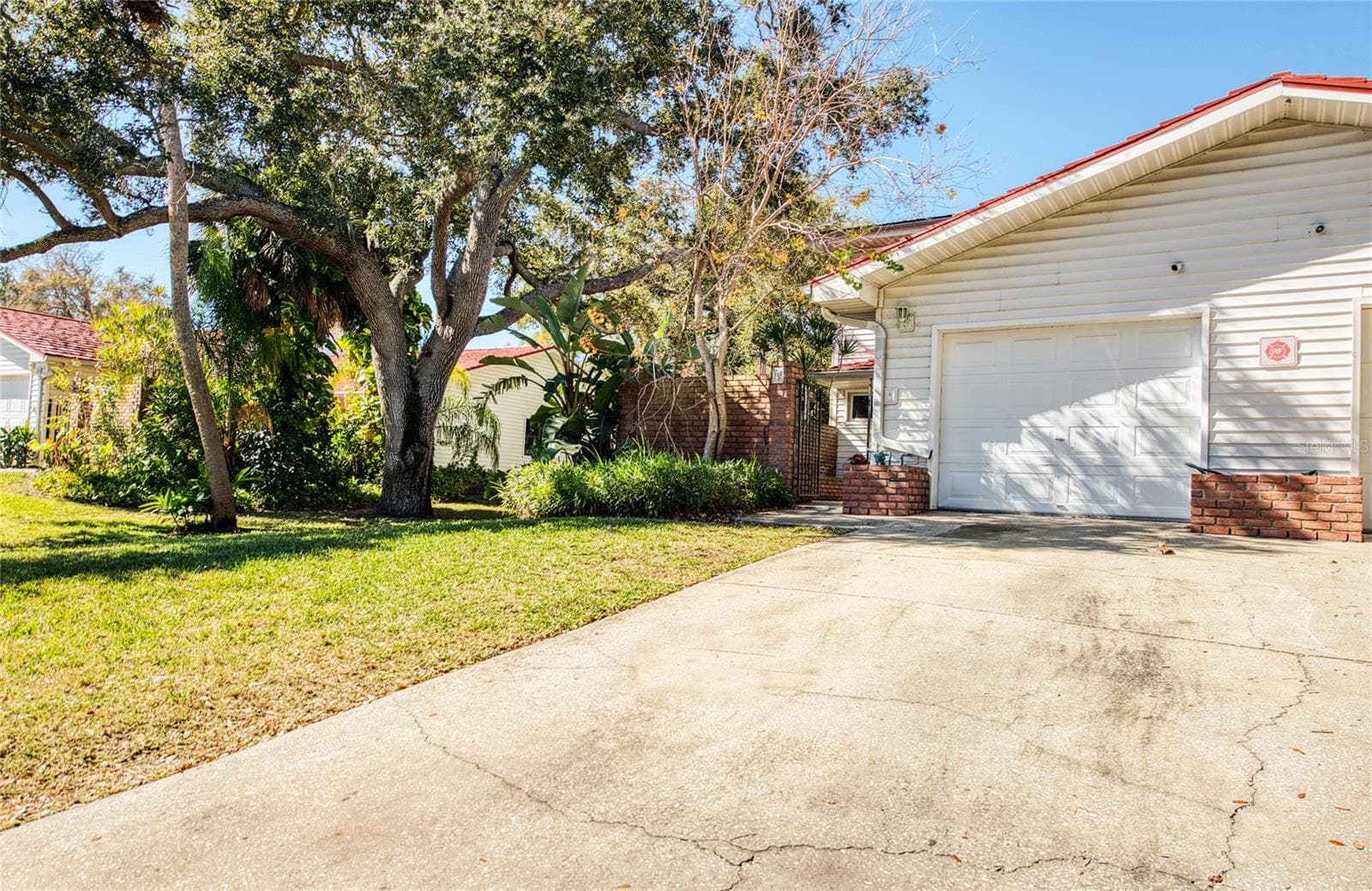 1423 Water View Dr W photo 2