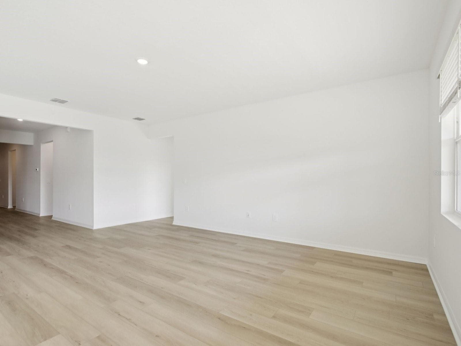 13315 Shellmore Ave photo 2