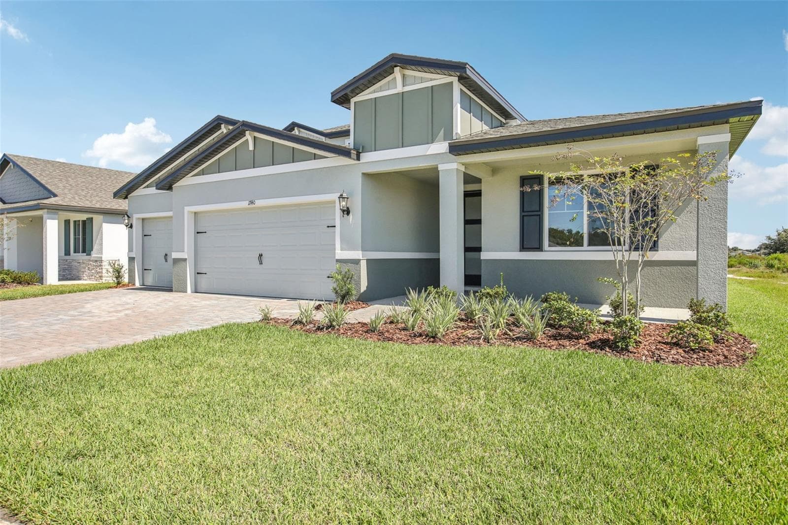 1740 Draughton Dr photo 2