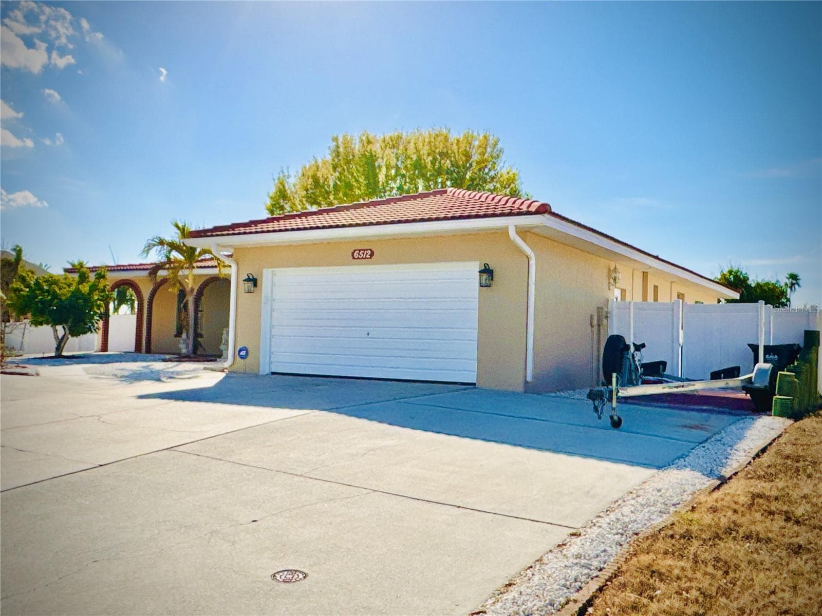 6512 Manila Palm Way photo 4