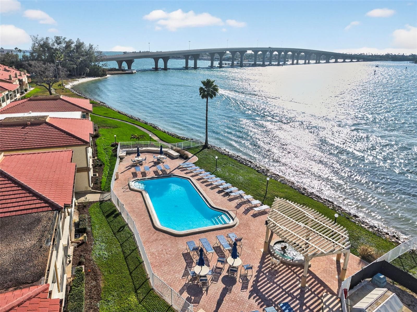 6210 Sun Blvd #112 photo 2