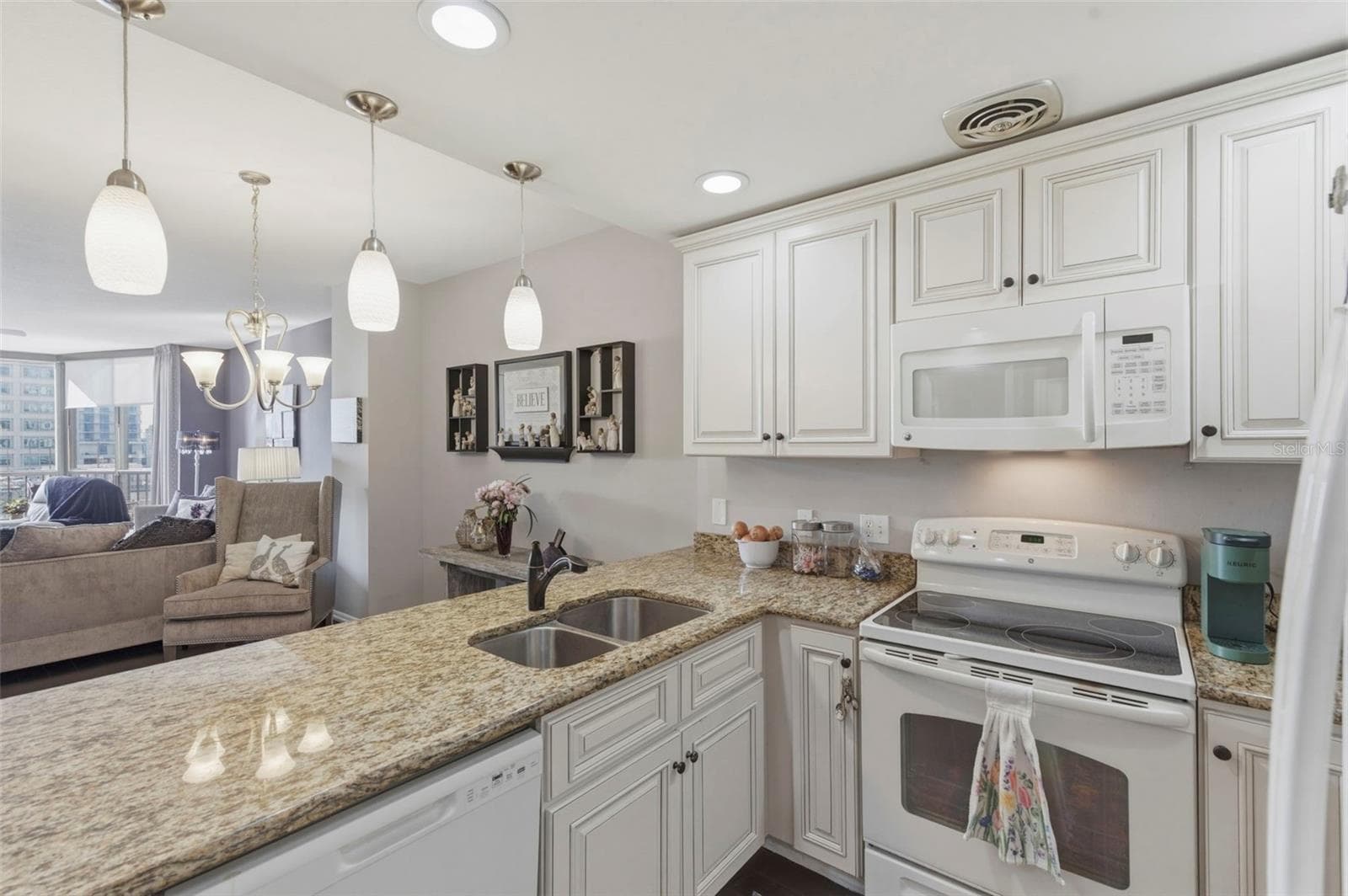 1 Beach Dr SE #1109 photo 2