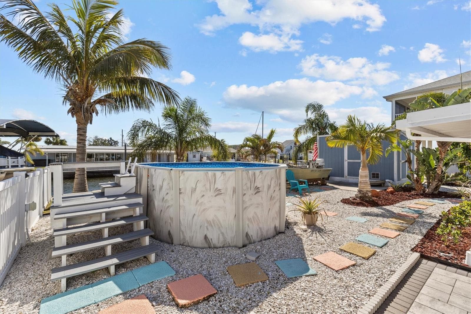 13604 Maria Dr photo 4