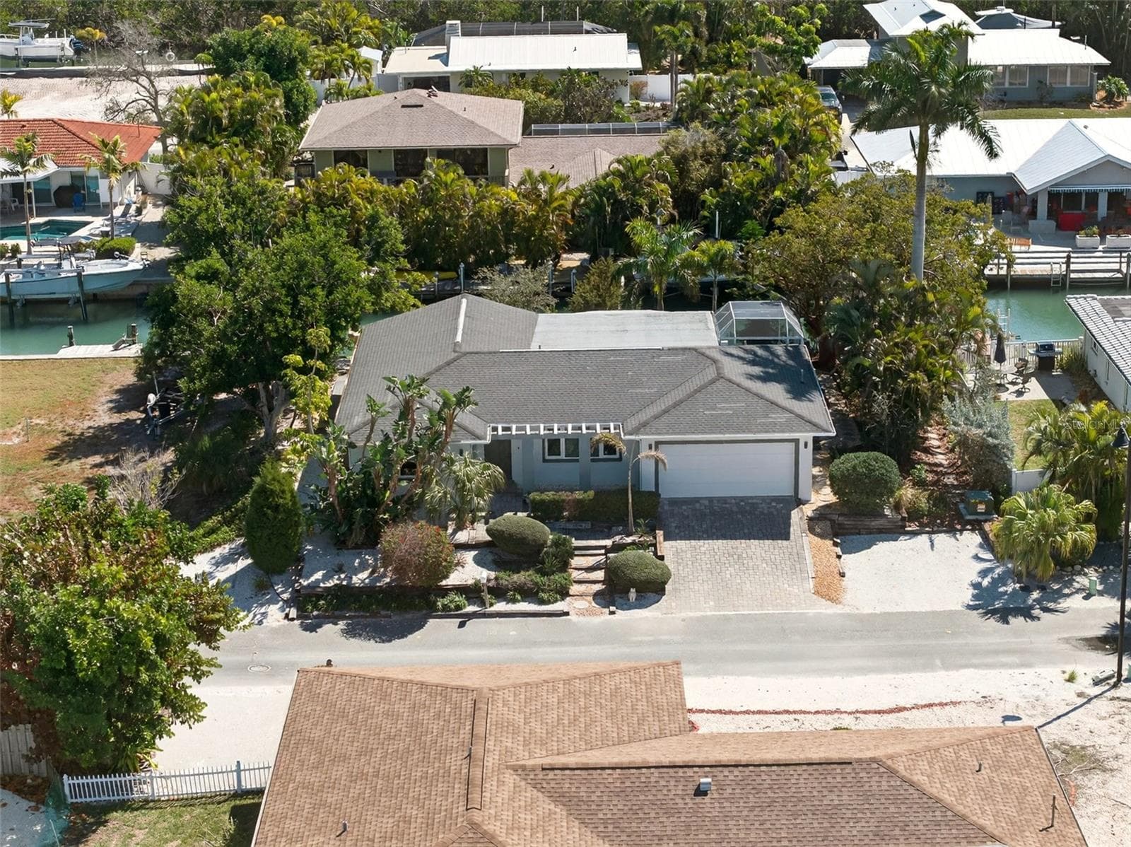 550 DE Narvaez Dr photo 4