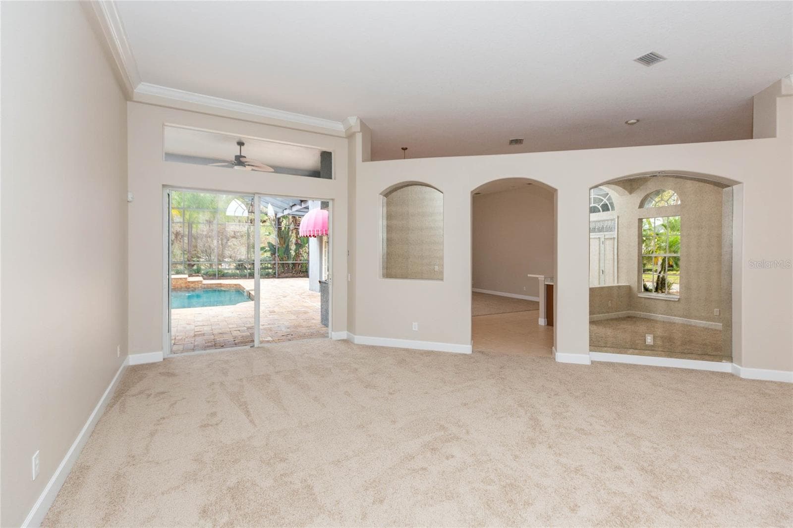 4813 Artesian Rd photo 3