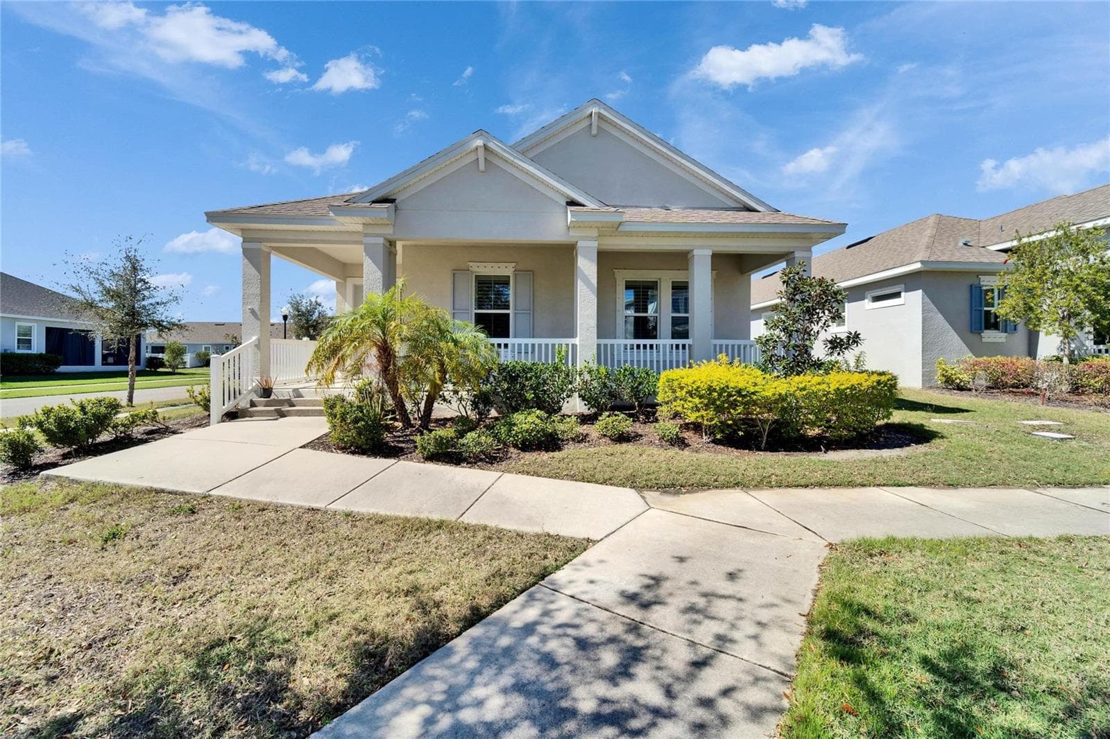 729 Winterside Dr photo 2