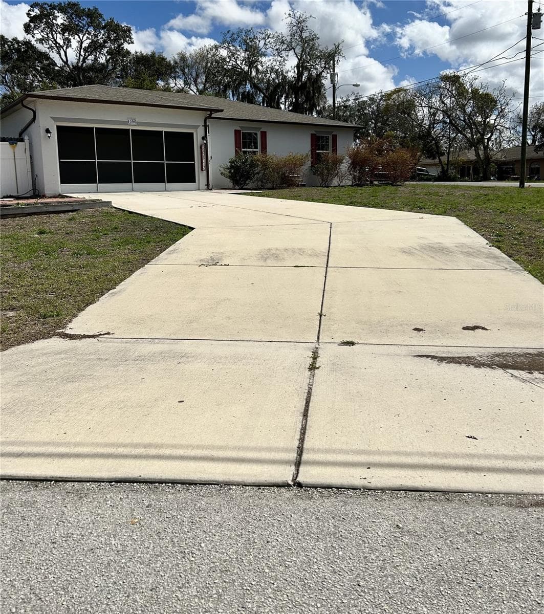4096 Thunderbird Ave photo 3
