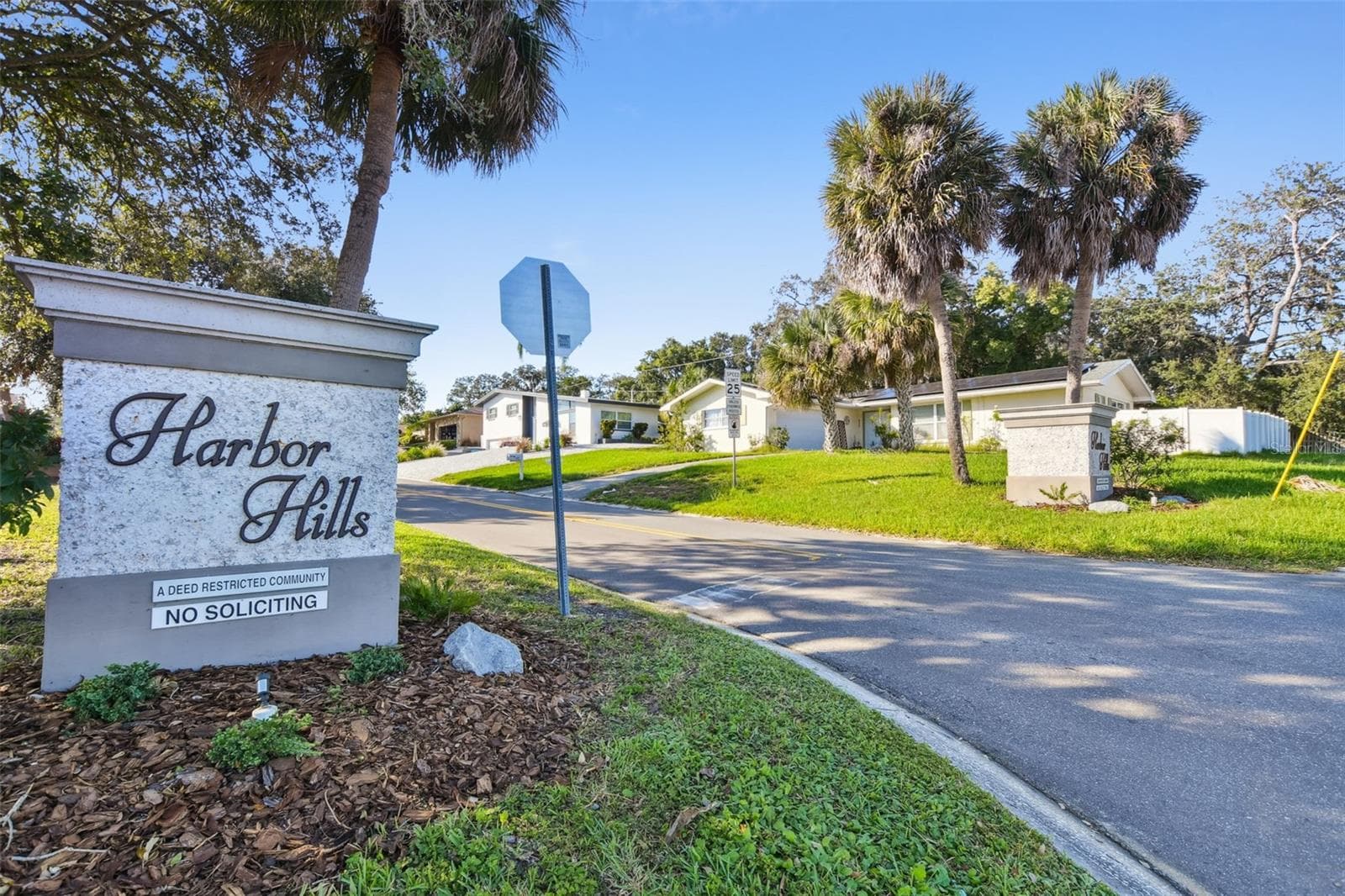 4415 Clearwater Harbor Dr N photo 2
