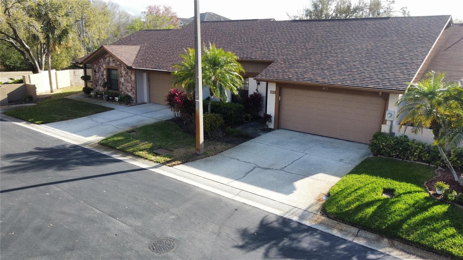 4075 Shoreside Cir photo 2