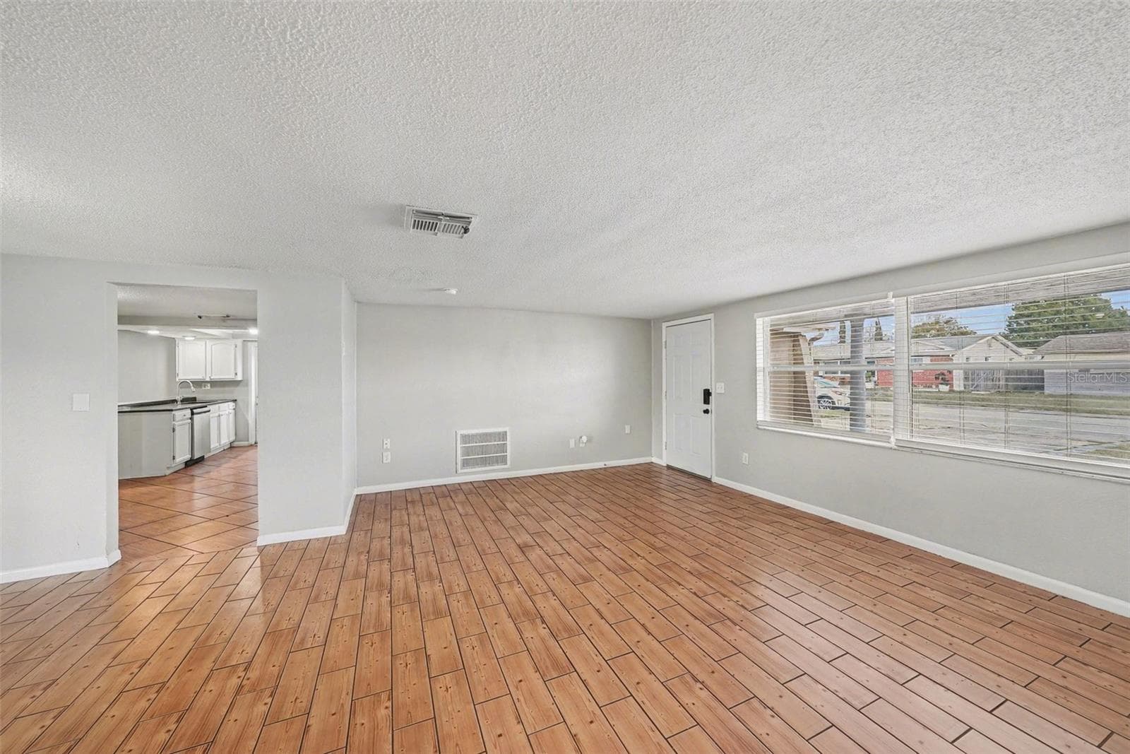 7214 Ingleside Dr photo 2