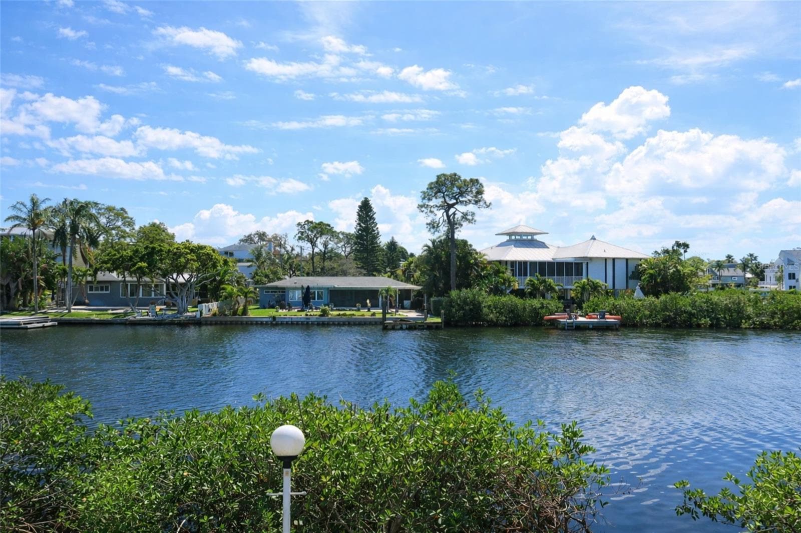 303 Lagoon Dr photo 5